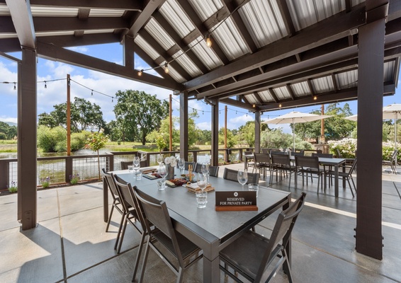 reynolds_patio_resized_566x400